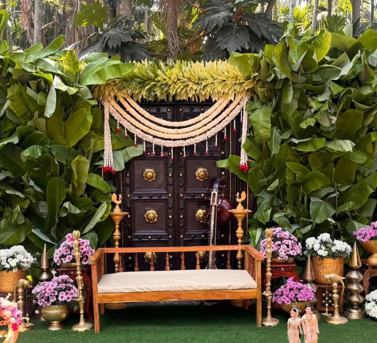 Traditional Wooden Sofa Sreemantham Decoration