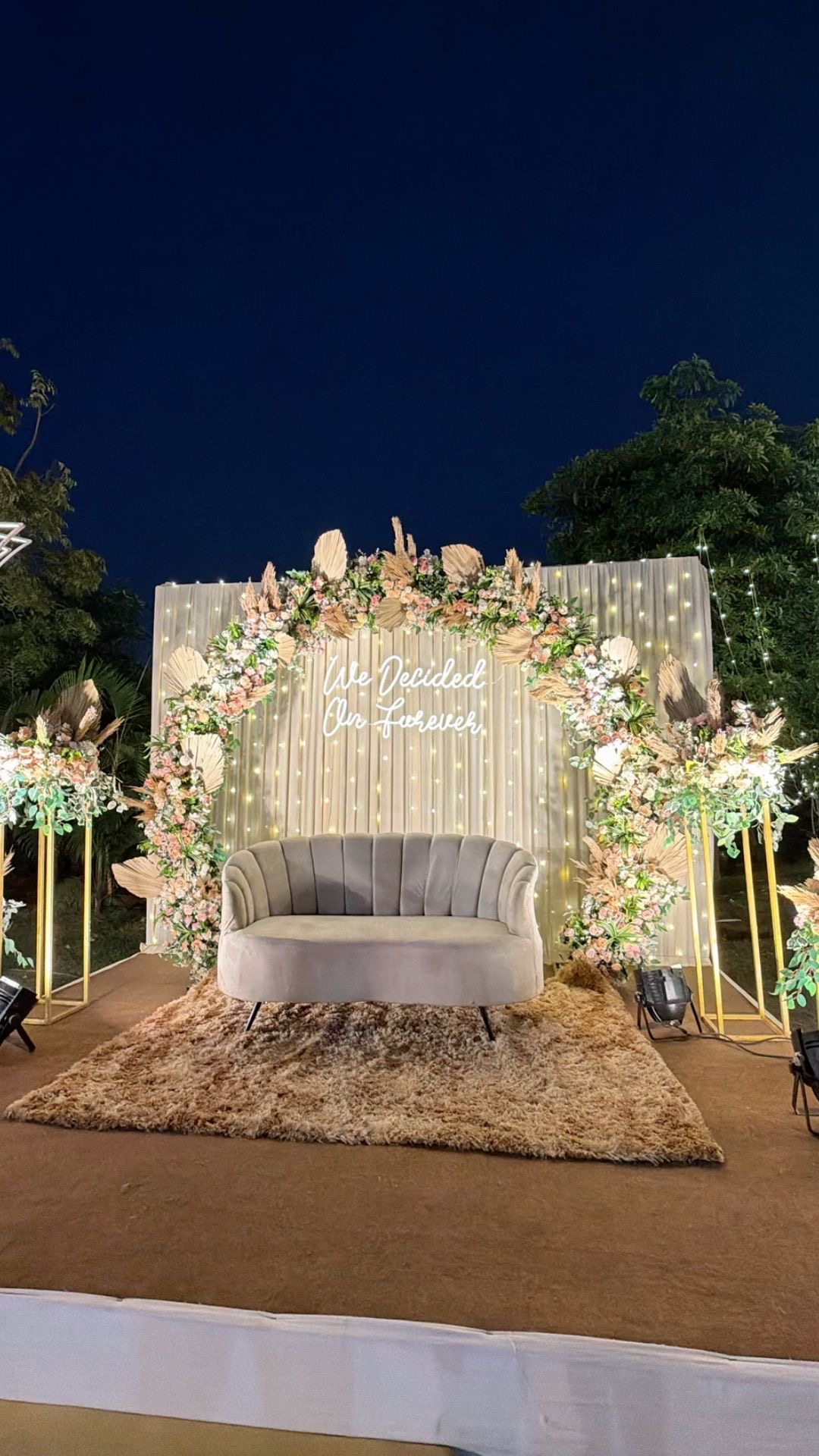 Luxury Outdoor Pastel Floral Engagement Stage Decoration