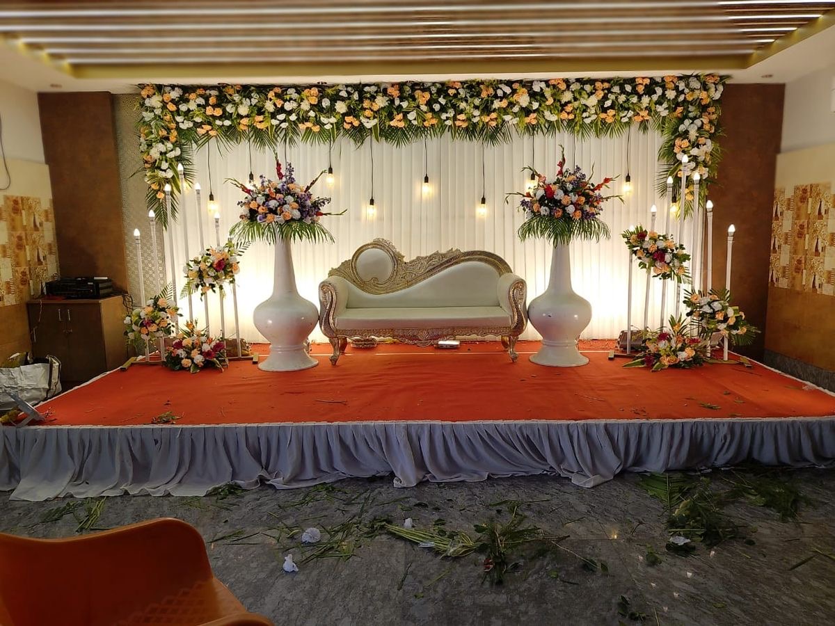 Luxury Floral Royal Engagement Stage Decoration