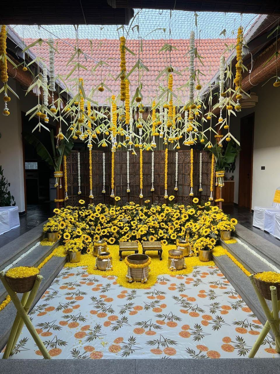 Luxury Sunflower & Marigold Sreemantham Decoration