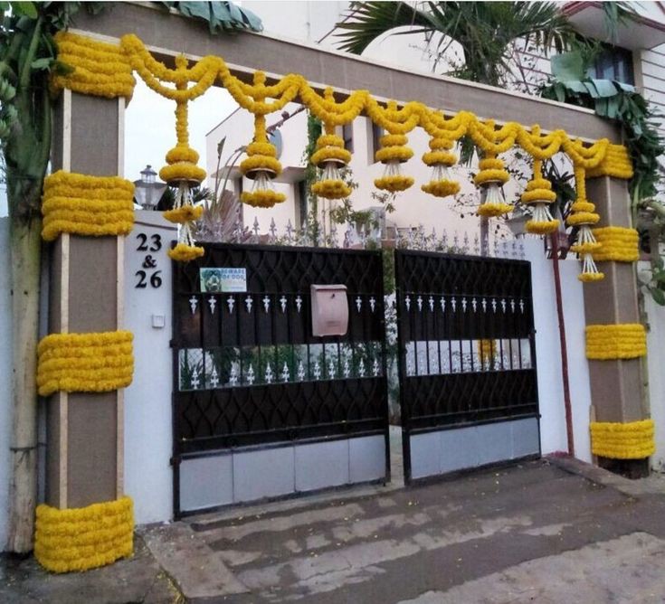 A grand floral entrance for the grandest of celebrations!