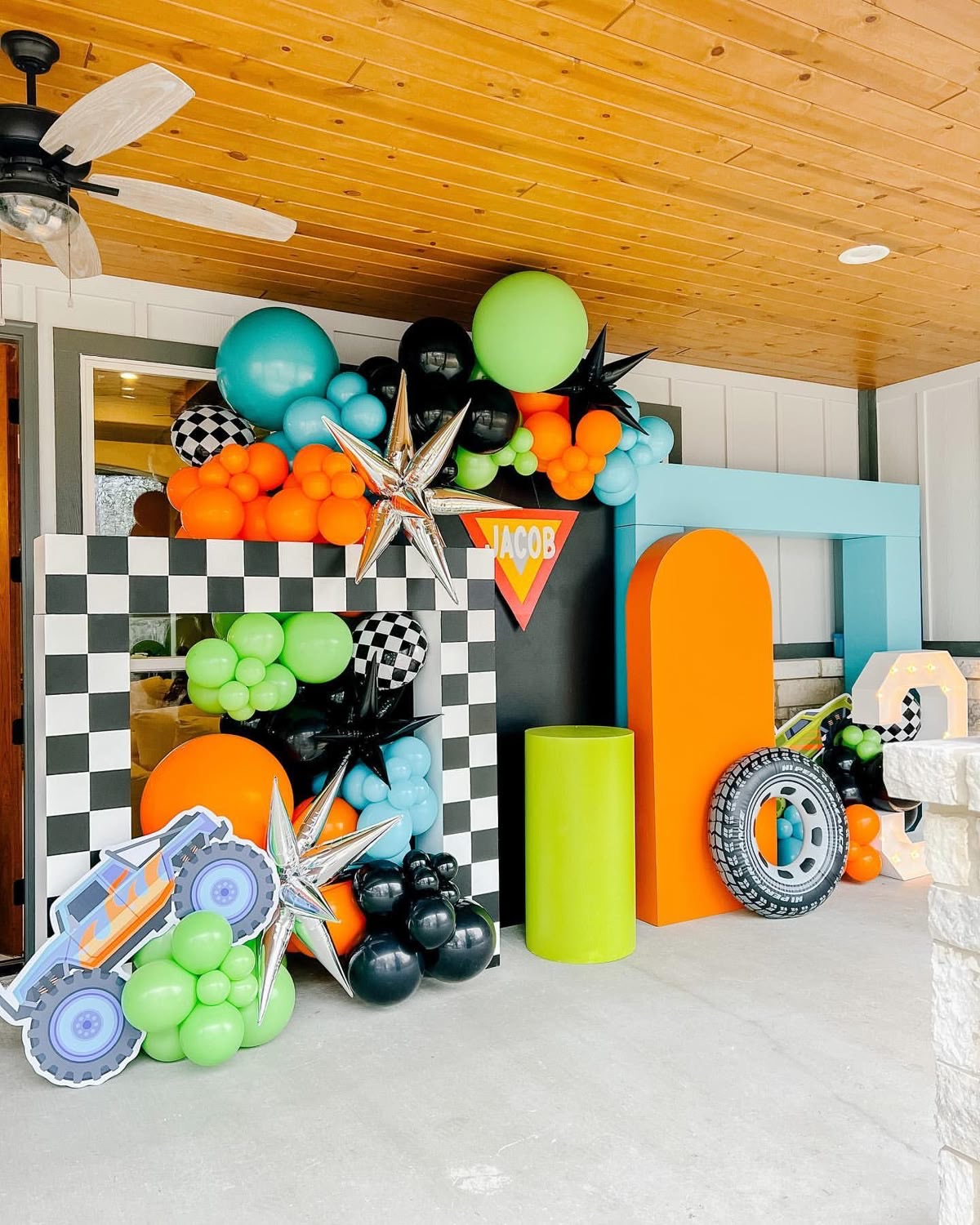 Style on Wheels Car-Themed Decor