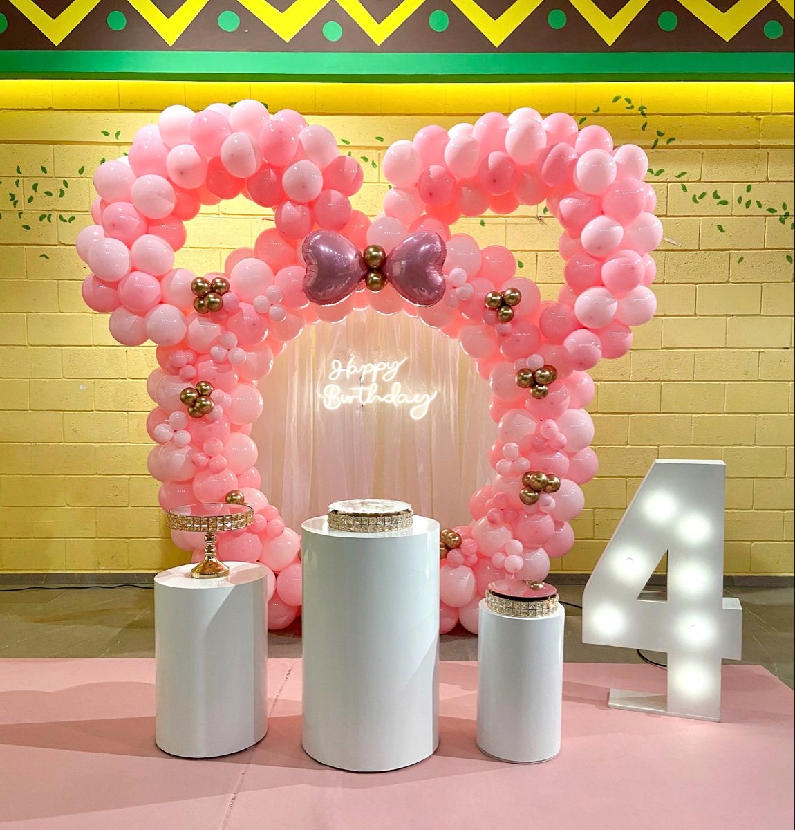 Explore The Whimsical World Of Minnie Decor