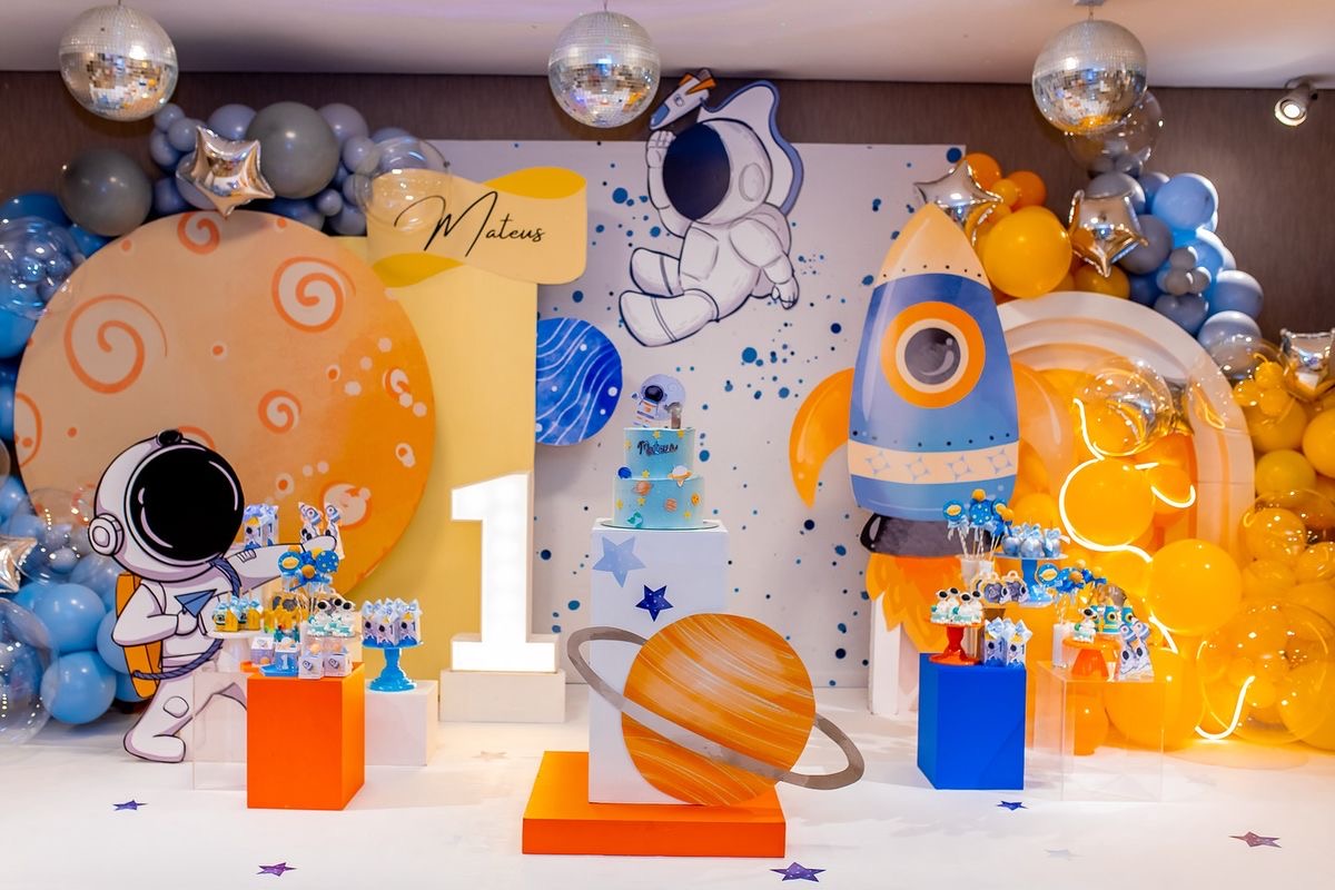 Create A Stunning Visual Feast With Space Themed Decor