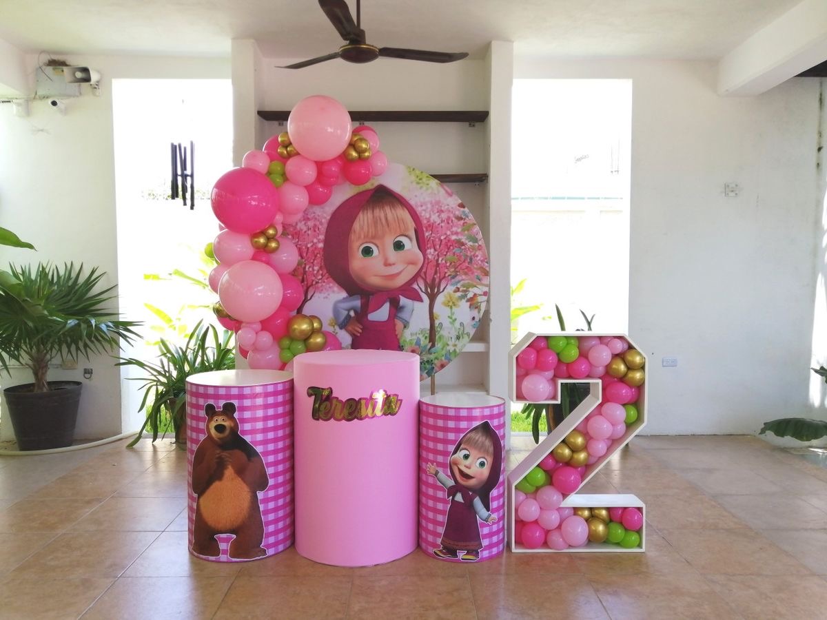 Cozy Up with Masha & Bear’s Heartwarming Decor
