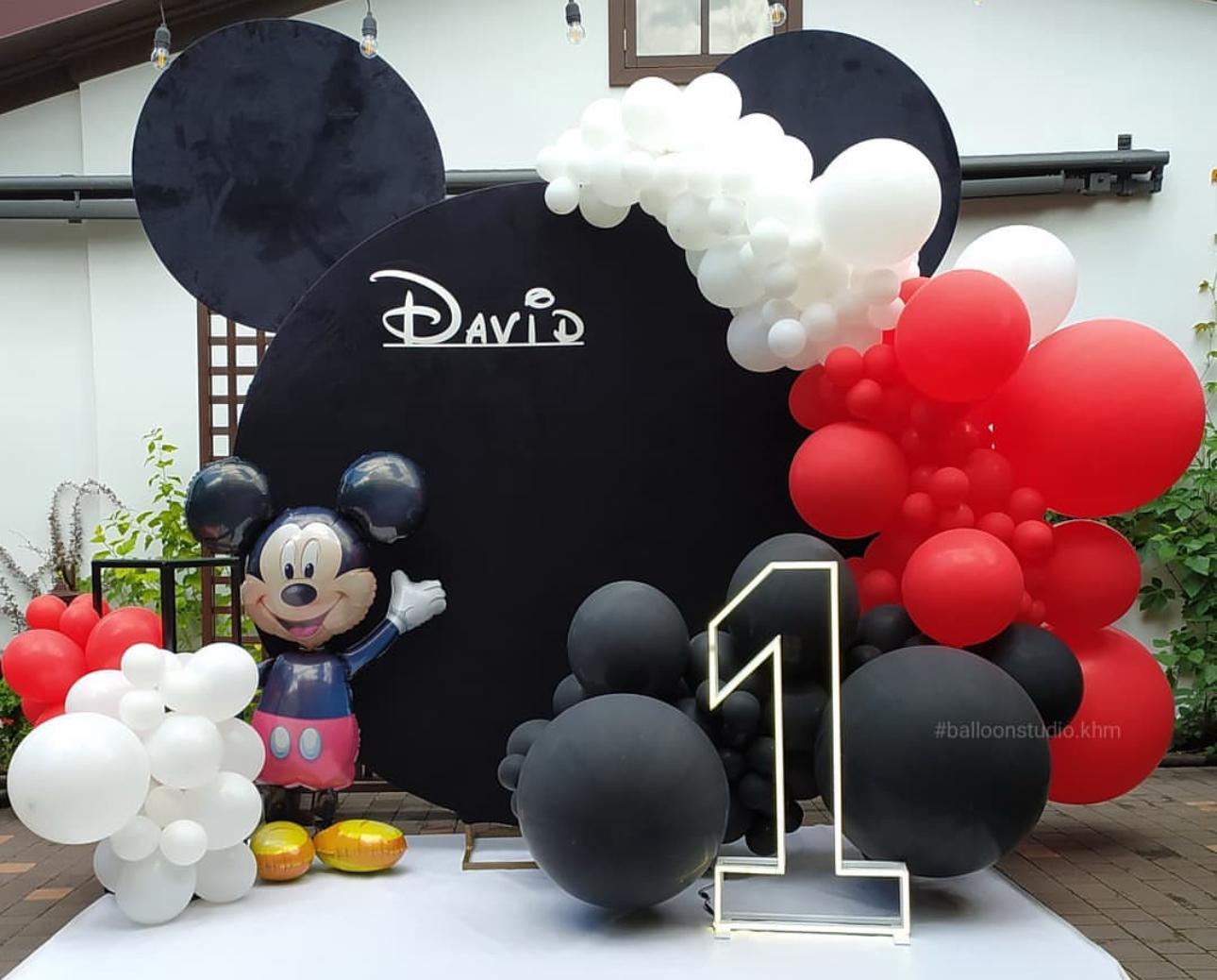 One Whole Year of Giggles – Let's Decorate It Right In Mickey Style